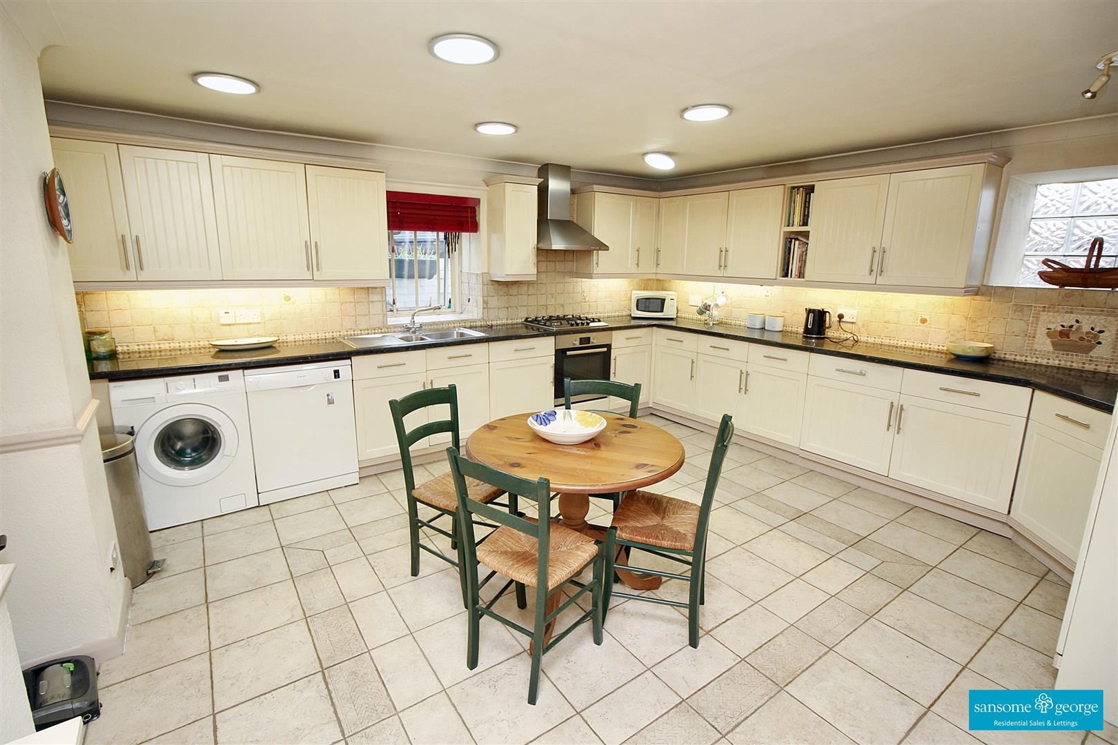 4 bed property in Castle Hill, Reading